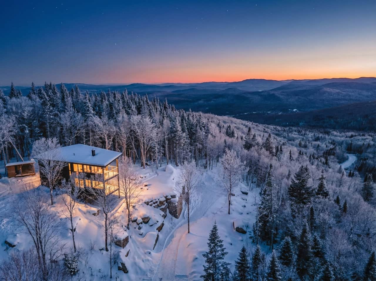 TRICERA CHALET330