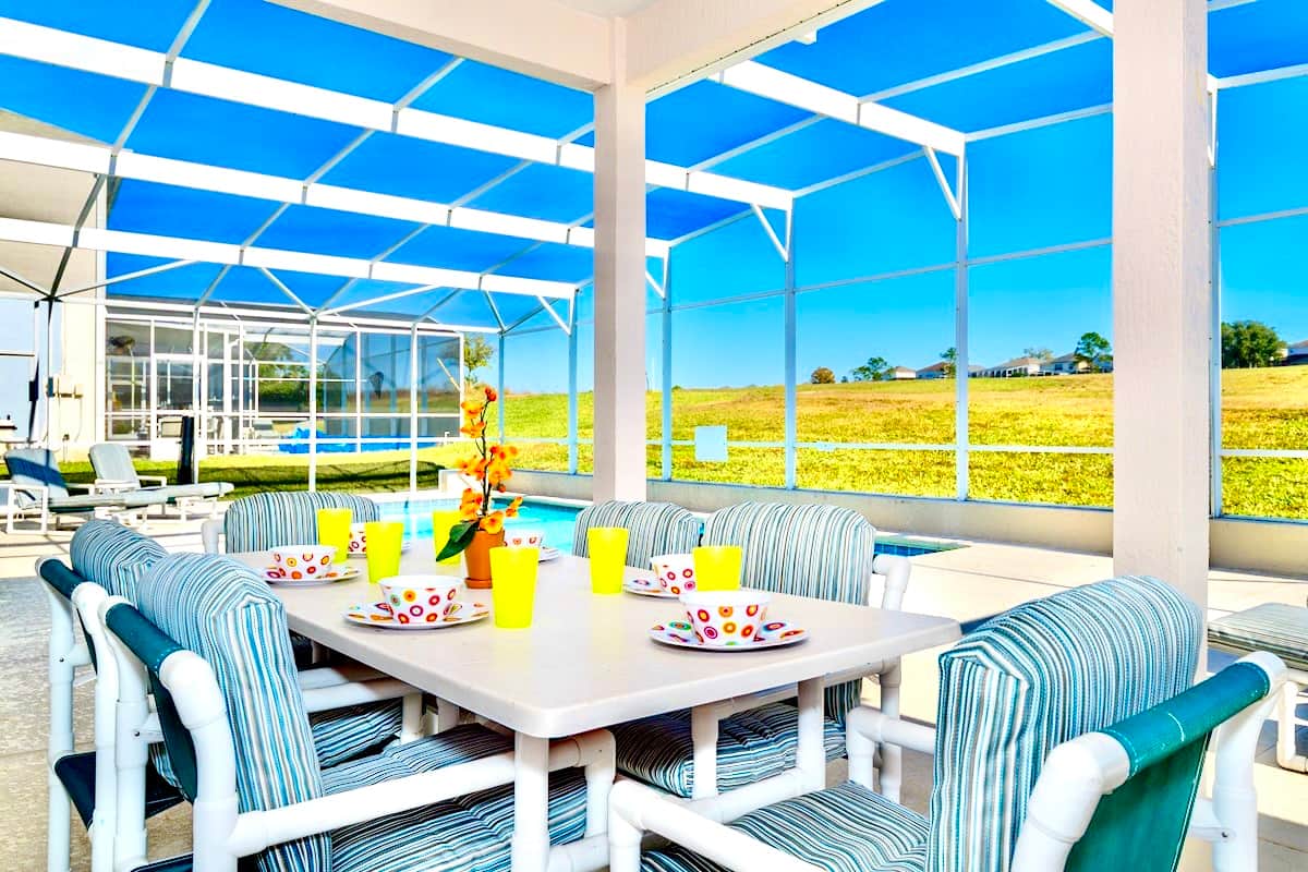 Al fresco dining by your pool