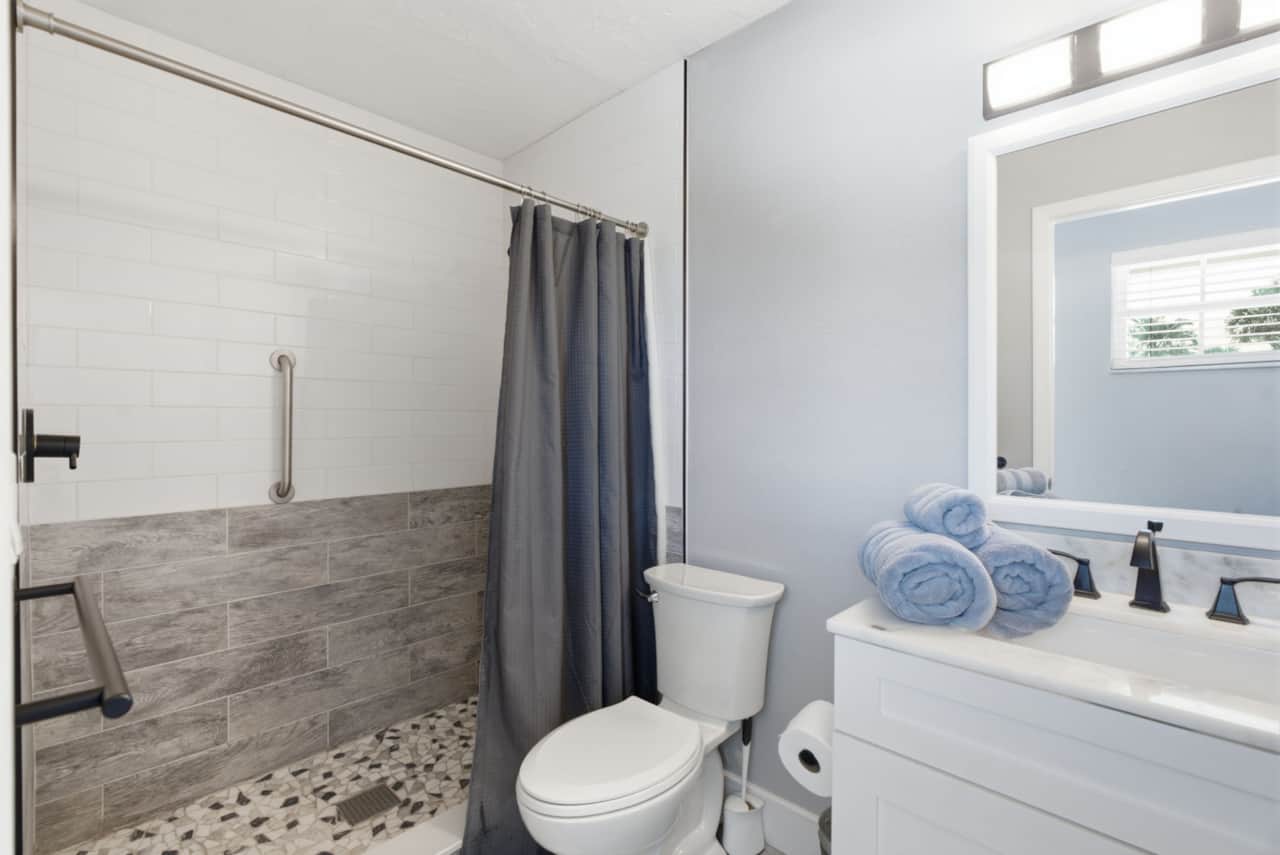 Bathroom7.jpg