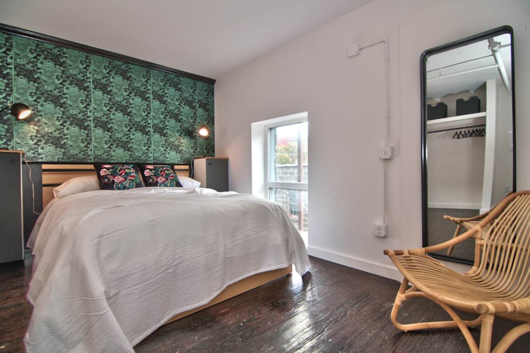 Unit B2 King bed