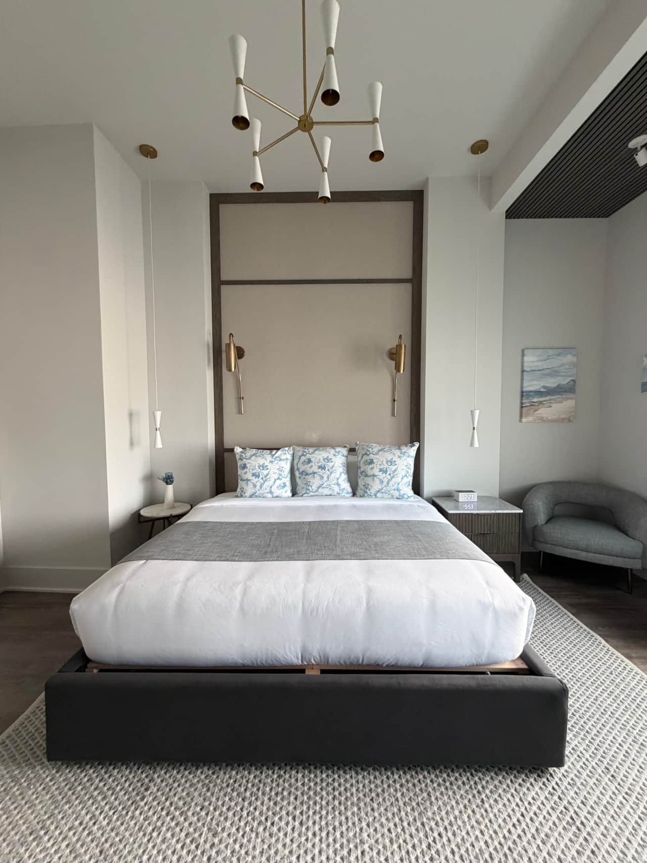Blueberry Thyme Suite | King Bed