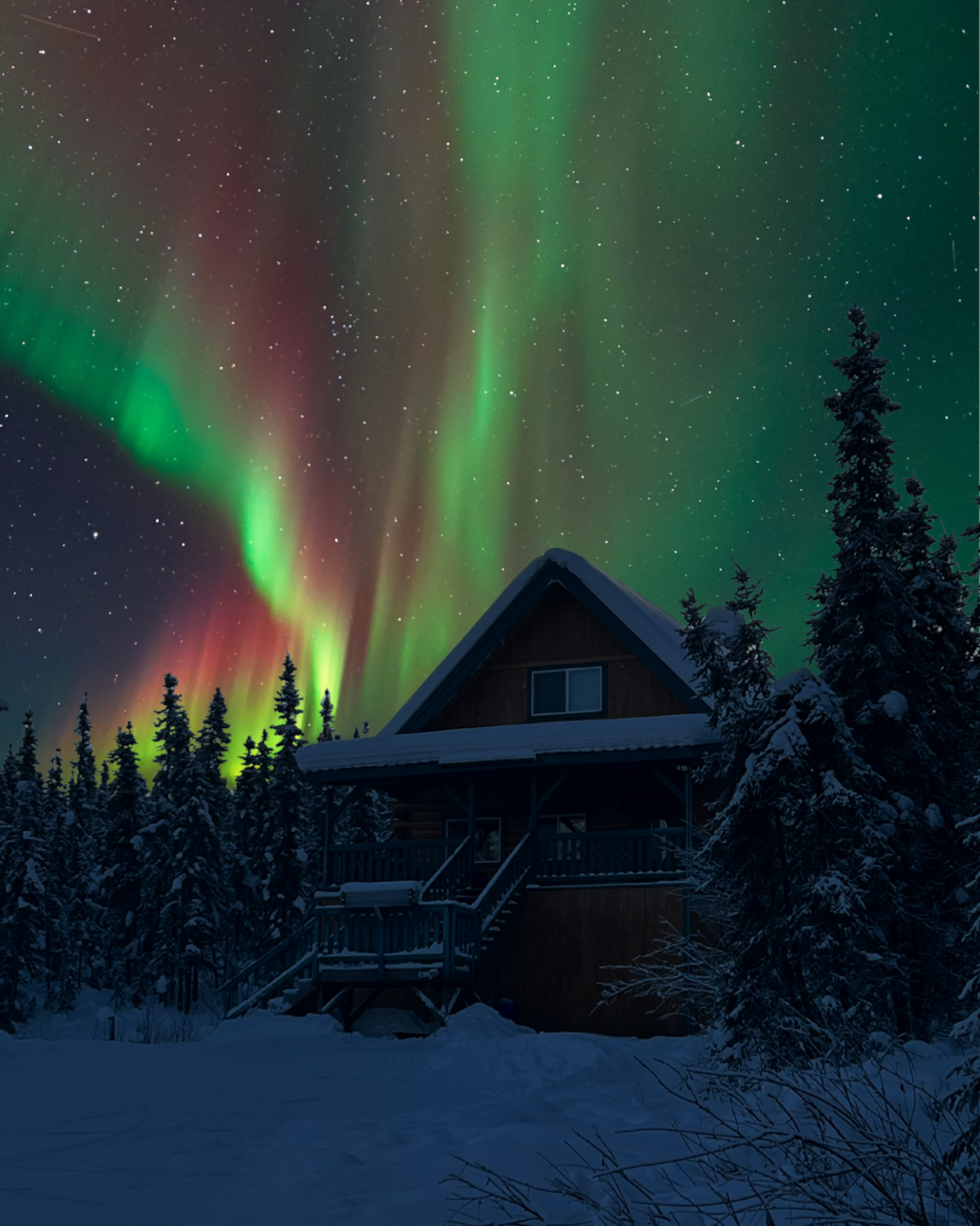 Chase the aurora and find stillness at Aurora Ridge Cabin—your cozy hideaway near Fairbanks, Alaska.