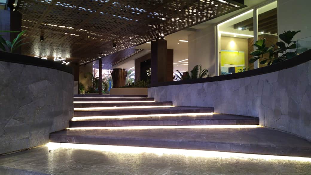 Steps up to Reception