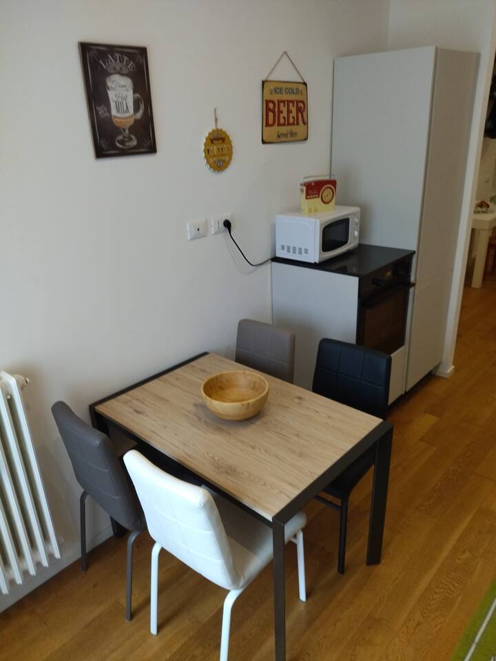 Tavolo da pranzo per 4 persone 