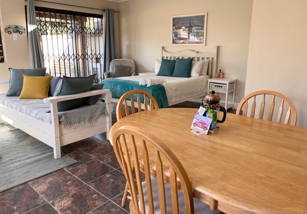 Kitchen with dining table