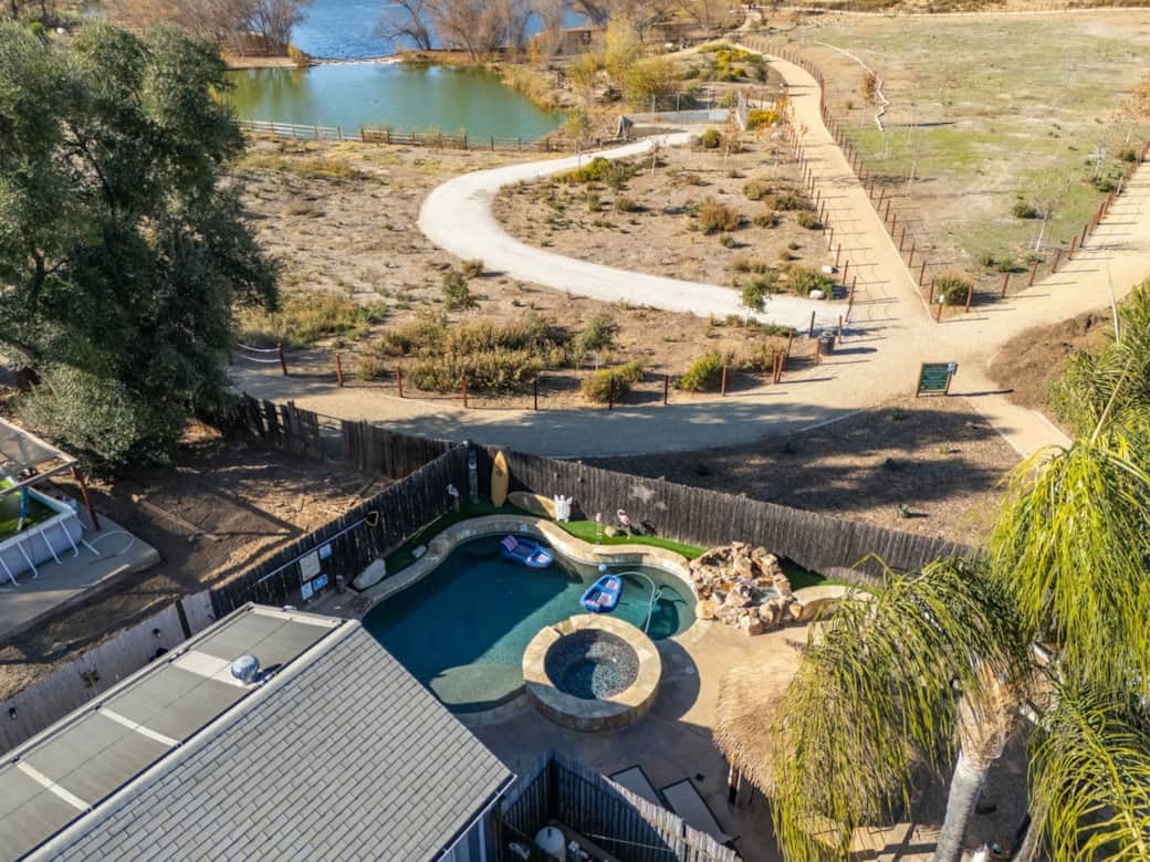 Peaceful lakeside escape! Enjoy your private pool and spa just steps from scenic walking trails and a serene lake perfect for fishing, relaxing, and soaking in the beauty of nature at The Birdhouse SD. Peaceful lakeside escape! Enjoy your private pool and spa just steps from scenic walking trails and a serene lake perfect for fishing, relaxing, and soaking in the beauty of nature at The Birdhouse SD.