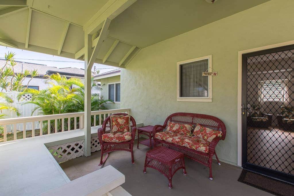 Nani's Cottage- Front Porch