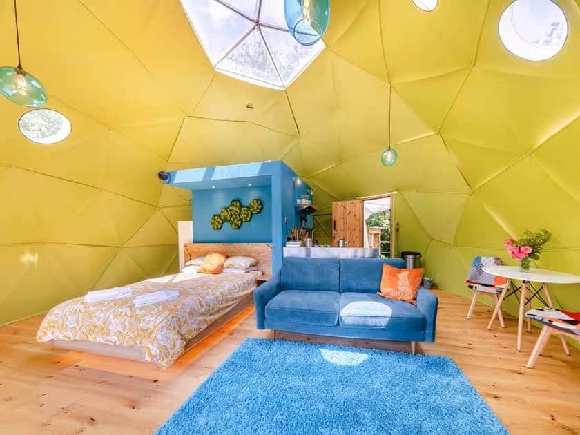 Spacious open-plan dome with dining space and private entrance