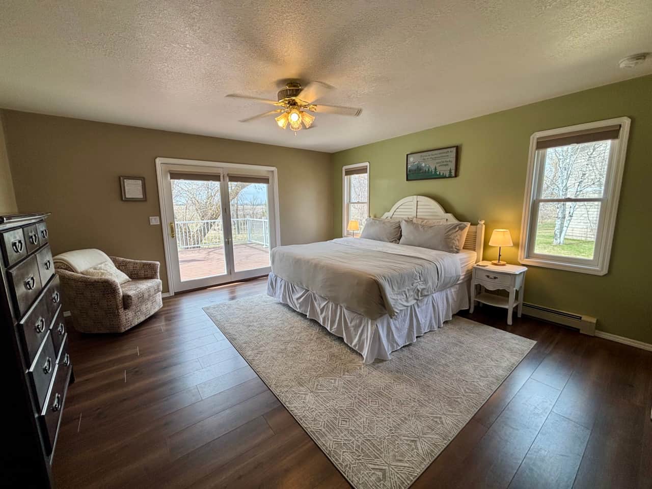 King suite main floor