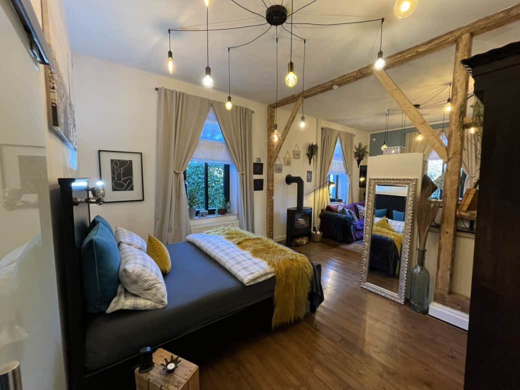 Ap 2 Bett und Fenster