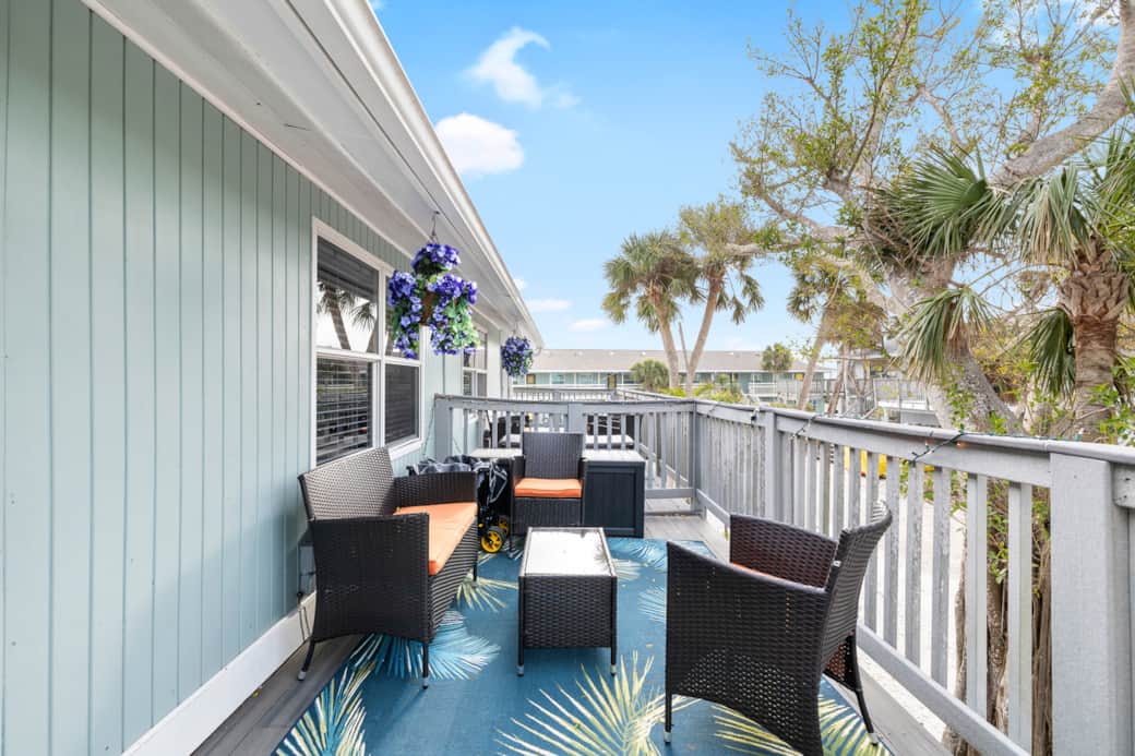 Private Deck