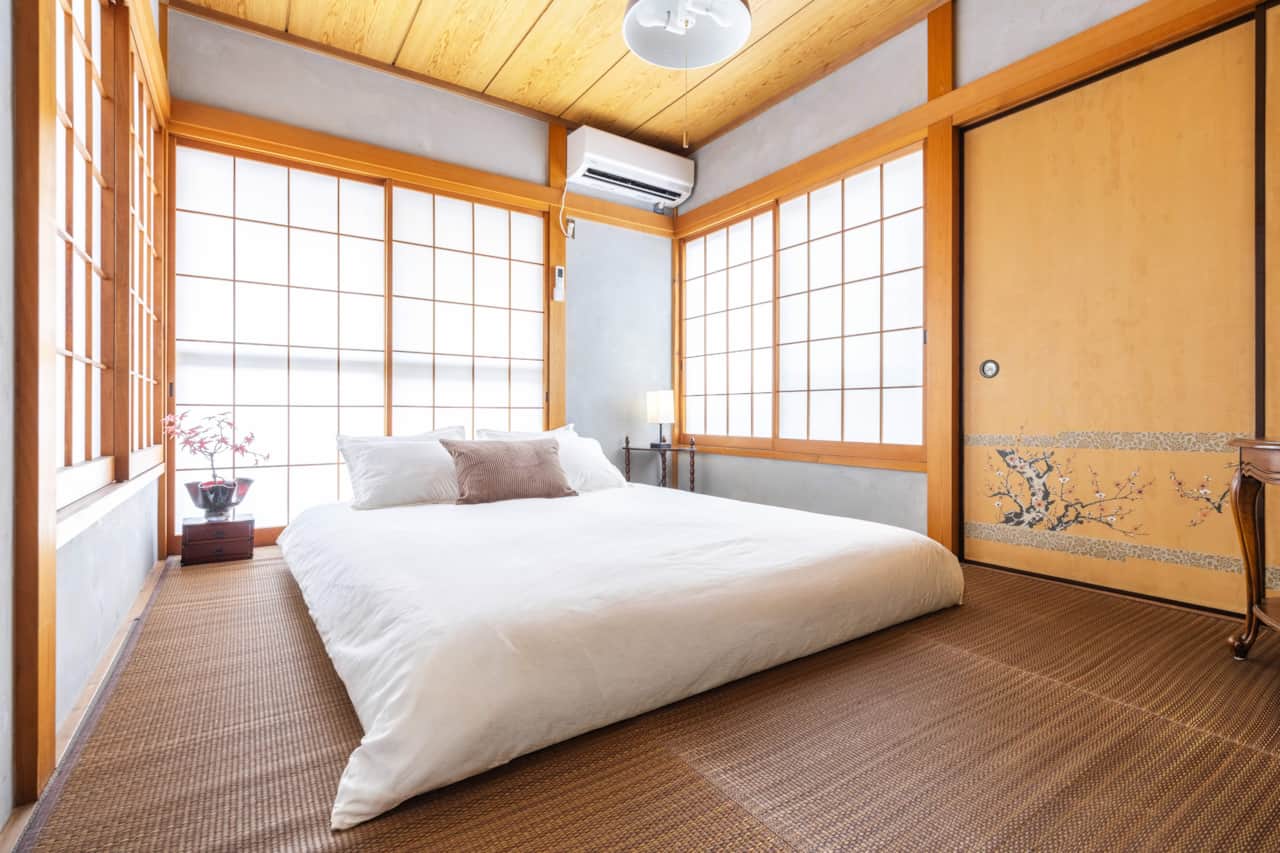 Traditional japanese bedroom fusuma shoji ryokan tokyo home
