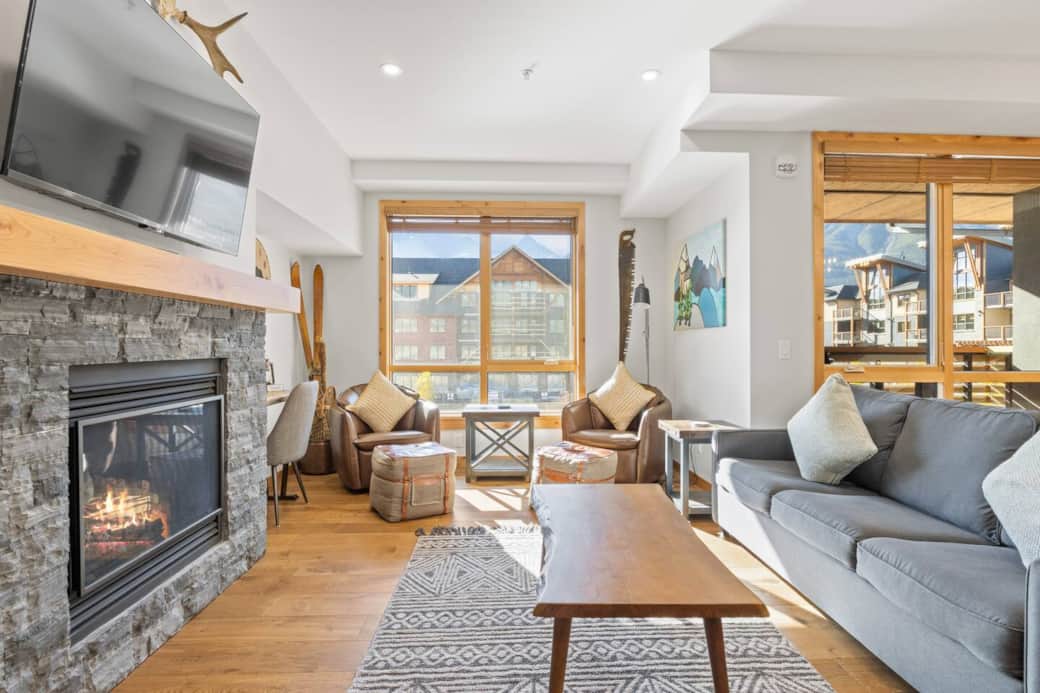 Living room with gas fire place Living room with gas fire place