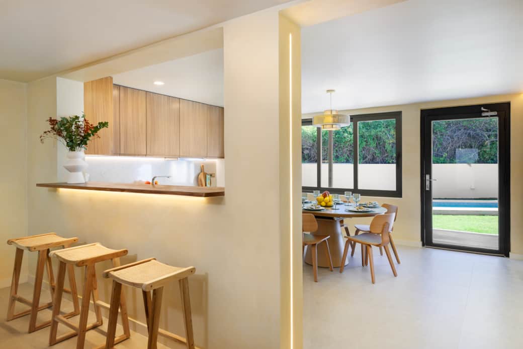 Villa jazmines II living bar dining table access terrace