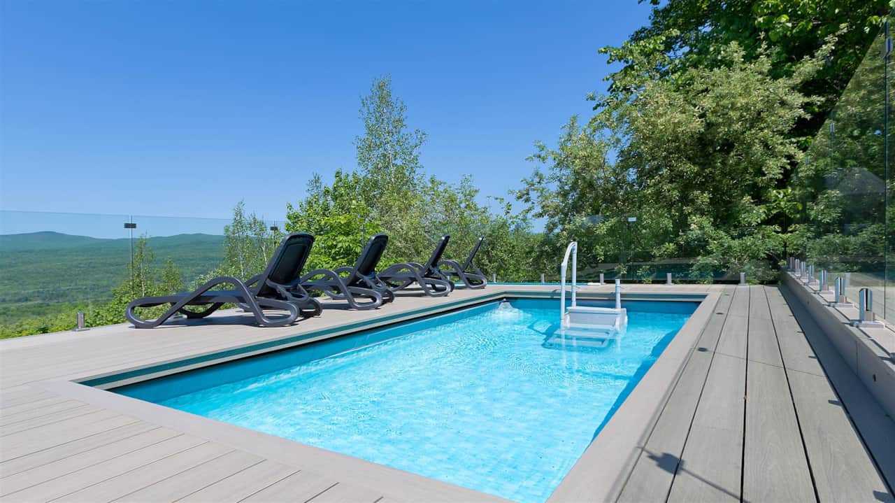 Piscine et vue 