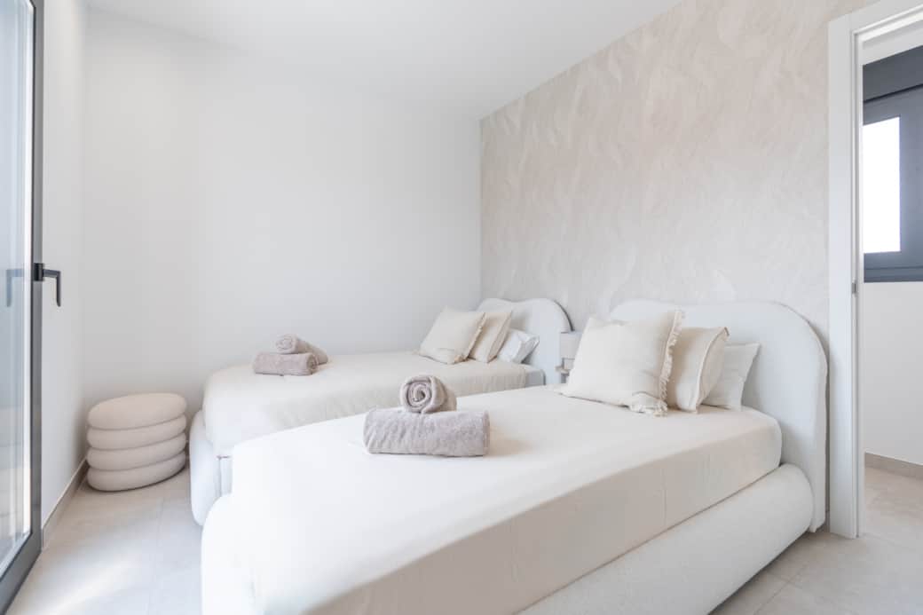 Second Bedroom – Twin Beds