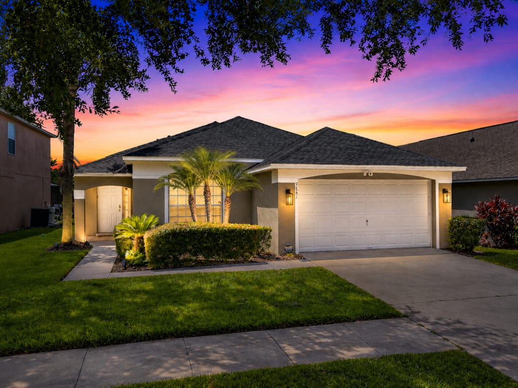 Your dream vacation awaits! 4 Bedroom 3 BA Game Room Hot Tub and South facing Pool with all day sun