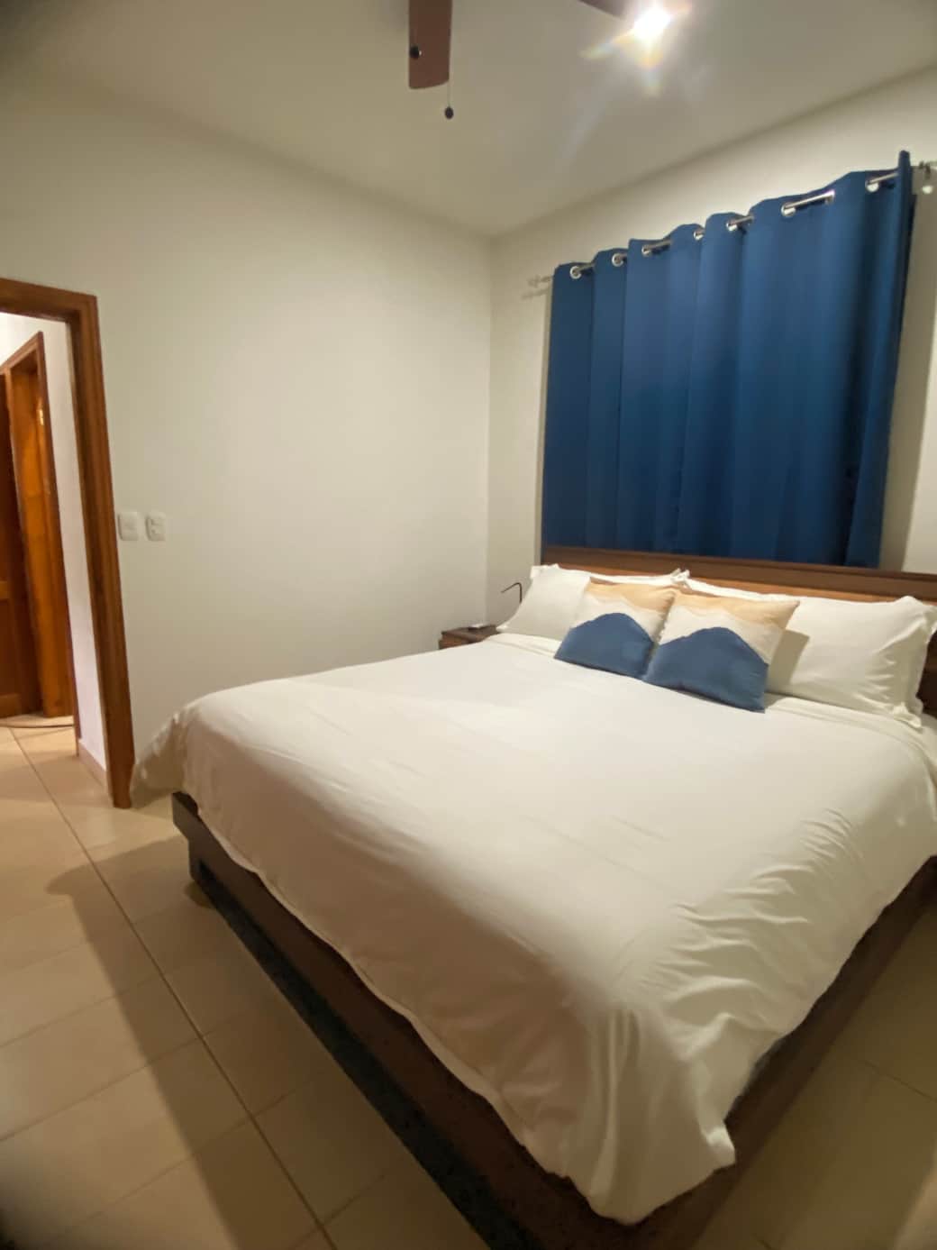 BR, king bed