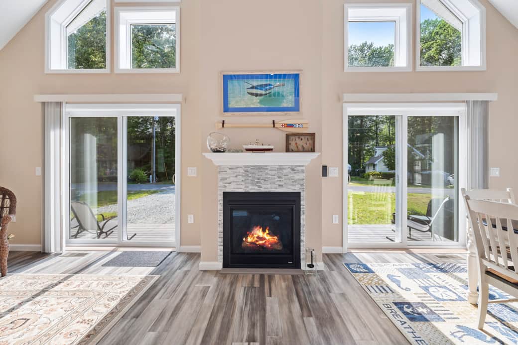 Gas fireplace with remote