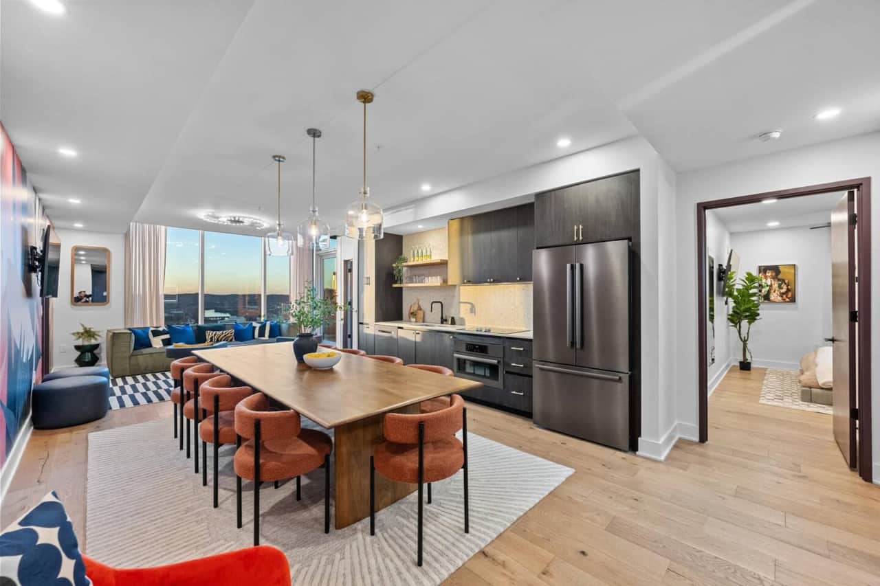 Dining room & kitchen
