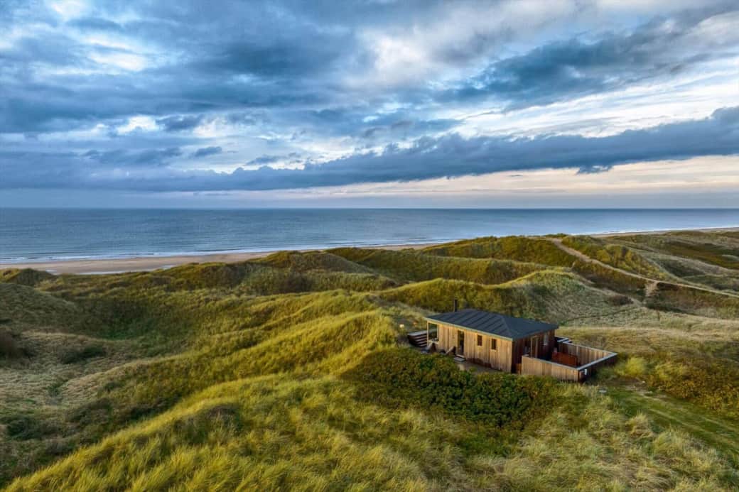 Huset ligger 150 meter fra stranden Huset ligger 150 meter fra stranden