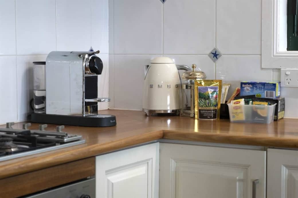 Jungle House - Kitchen Coffee