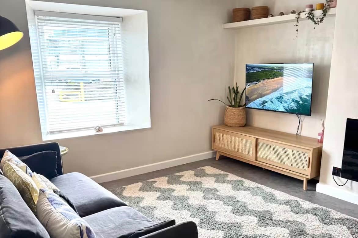 Palms 2 apartment with private garden