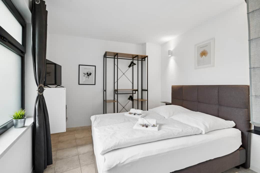 Bedroom 4 with double bed and Smart TV Bedroom 4 with double bed and Smart TV
