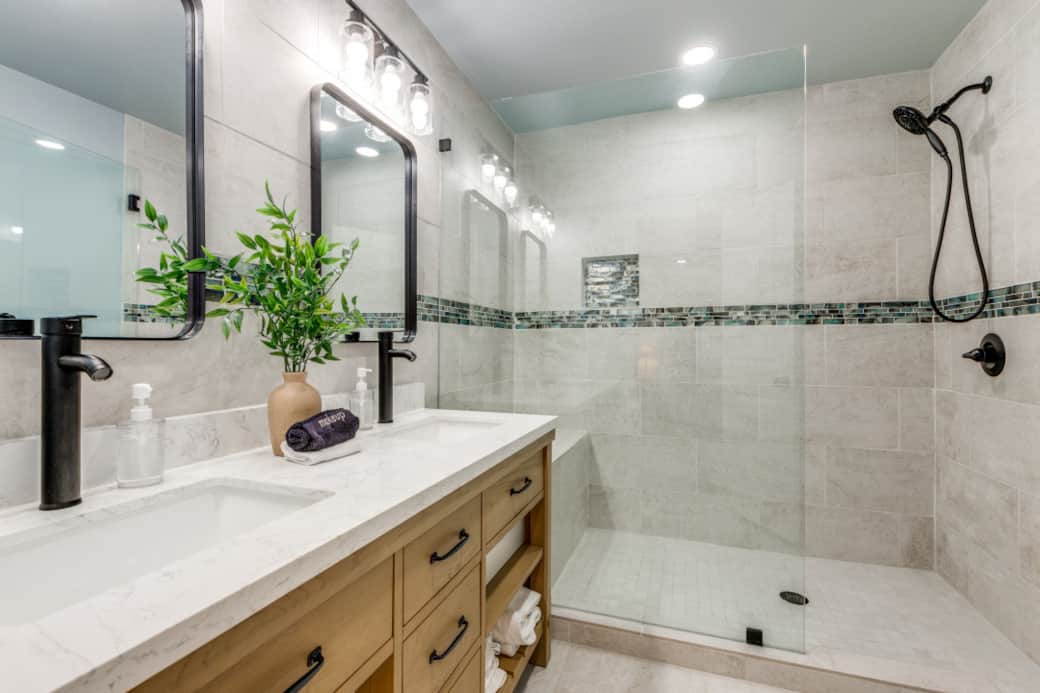Southside Serenity guest bath