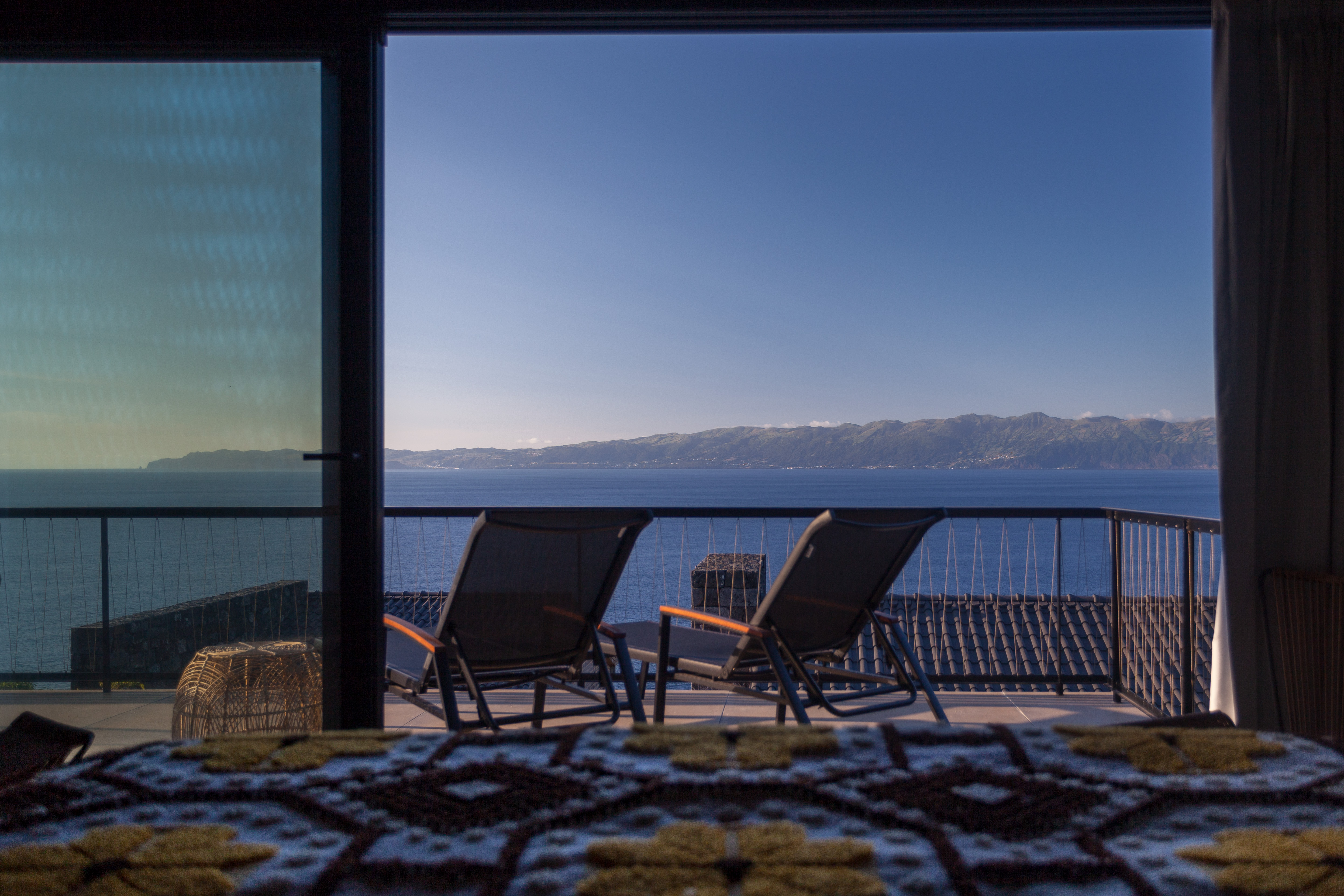 Vista do quarto duplo / Double bedroom view