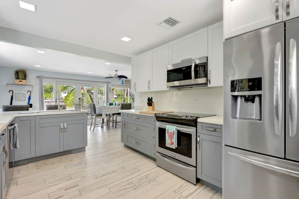Full kitchen