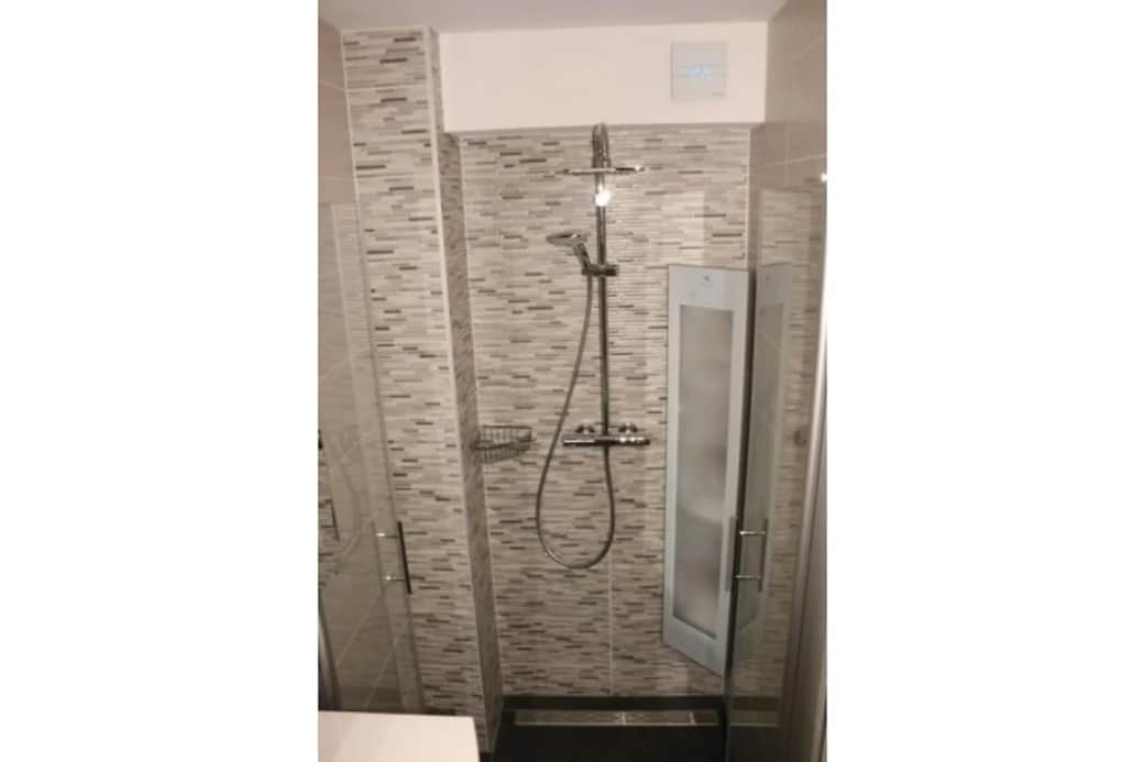 Dusche Erdgeschoss