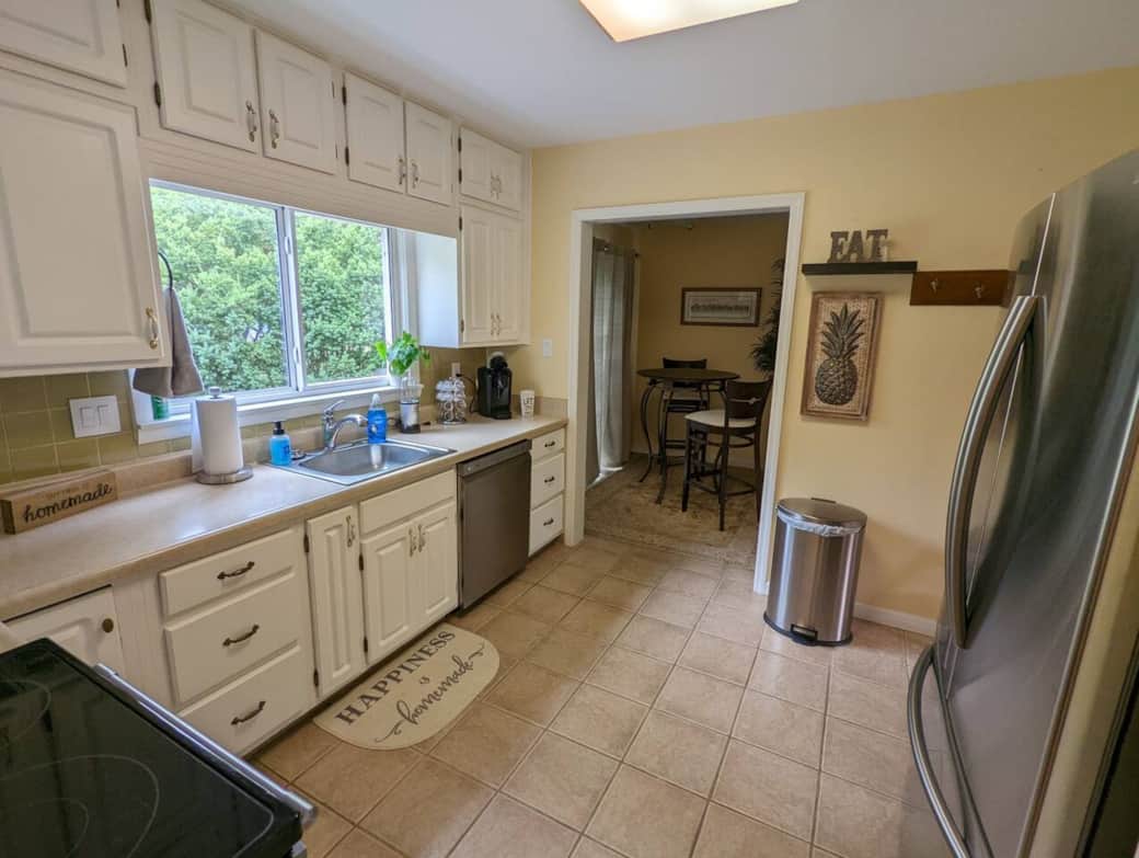 The kitchen offers many fine amenities including dishes, pots/pans, a stove and fridge, microwave, a pantry, toaster, Nutri Bullet, and more. The kitchen offers many fine amenities including dishes, pots/pans, a stove and fridge, microwave, a pantry, toaster, Nutri Bullet, and more.