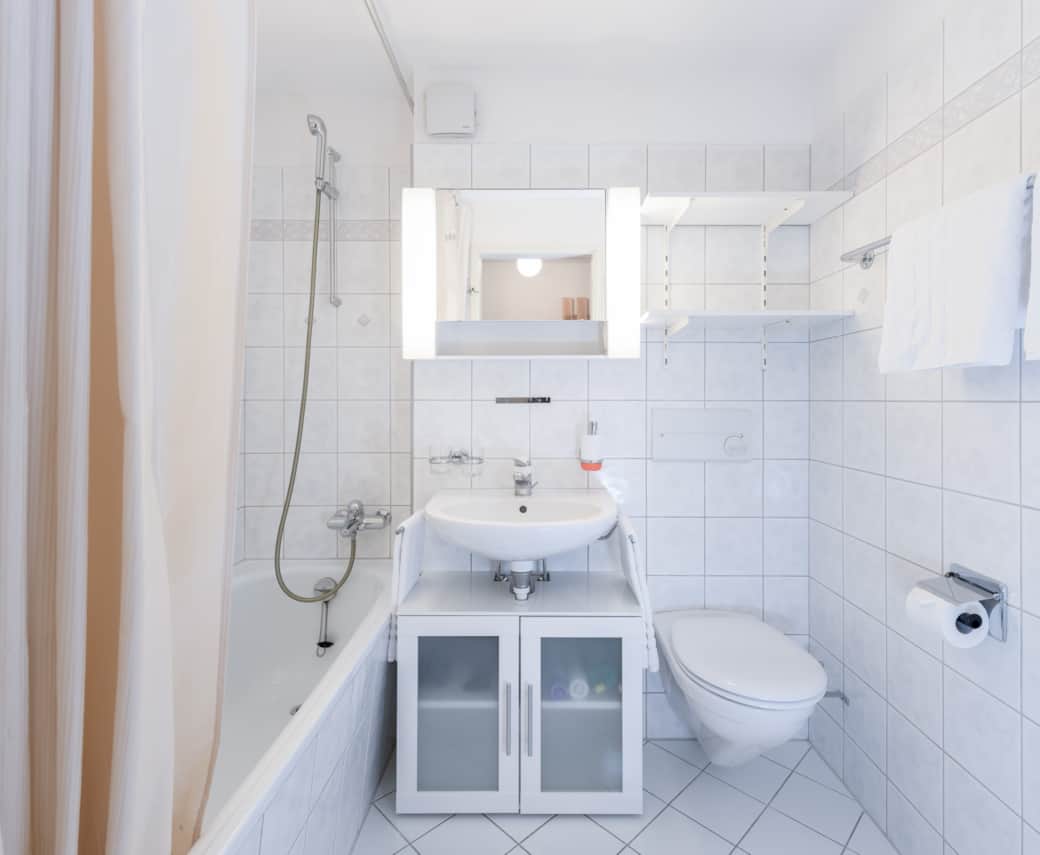 Badezimmer mit Badewannne Badezimmer mit Badewannne