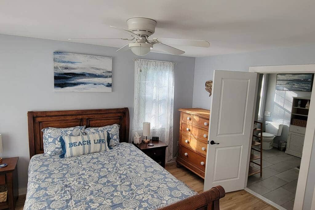 Master bedroom with queen bed