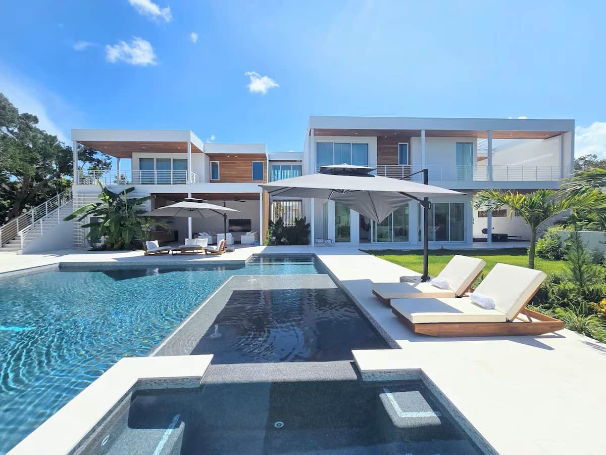 Casa Tropicana luxury Siesta Key vacation rental with private resort style pool, backyard, and spa