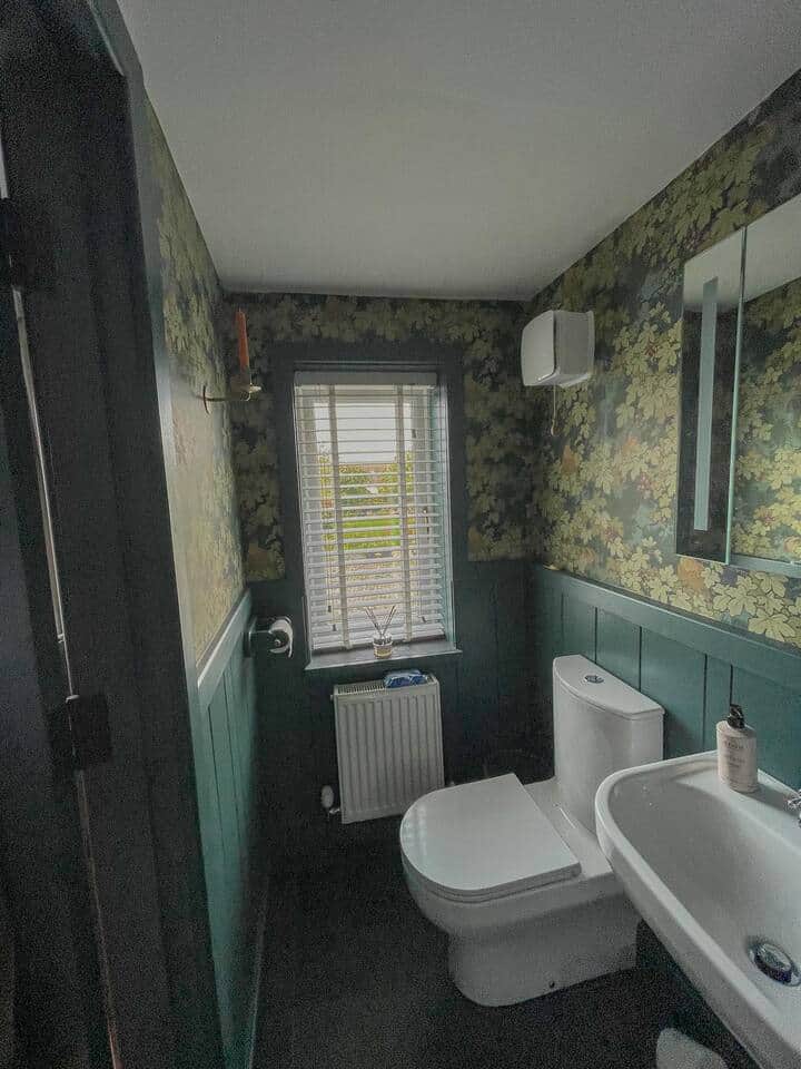 The ensuite shower room