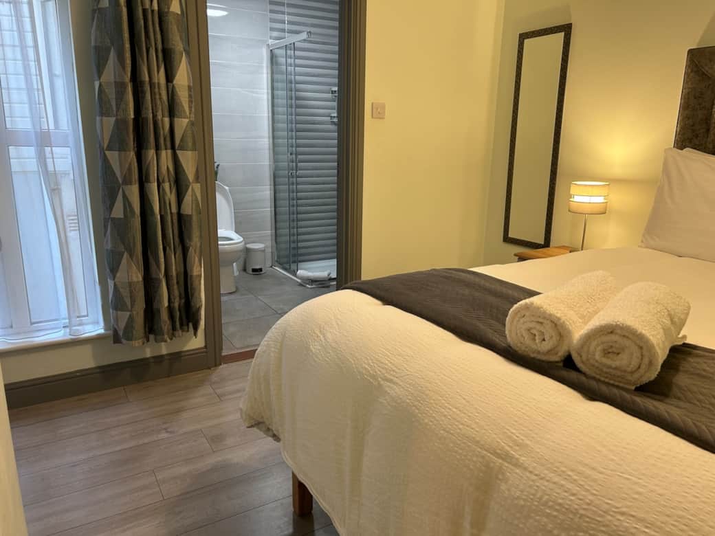 Bedroom and ensuite