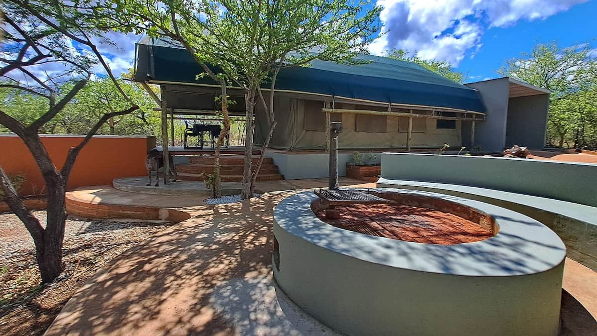 Barbeque and outdoor dining area 