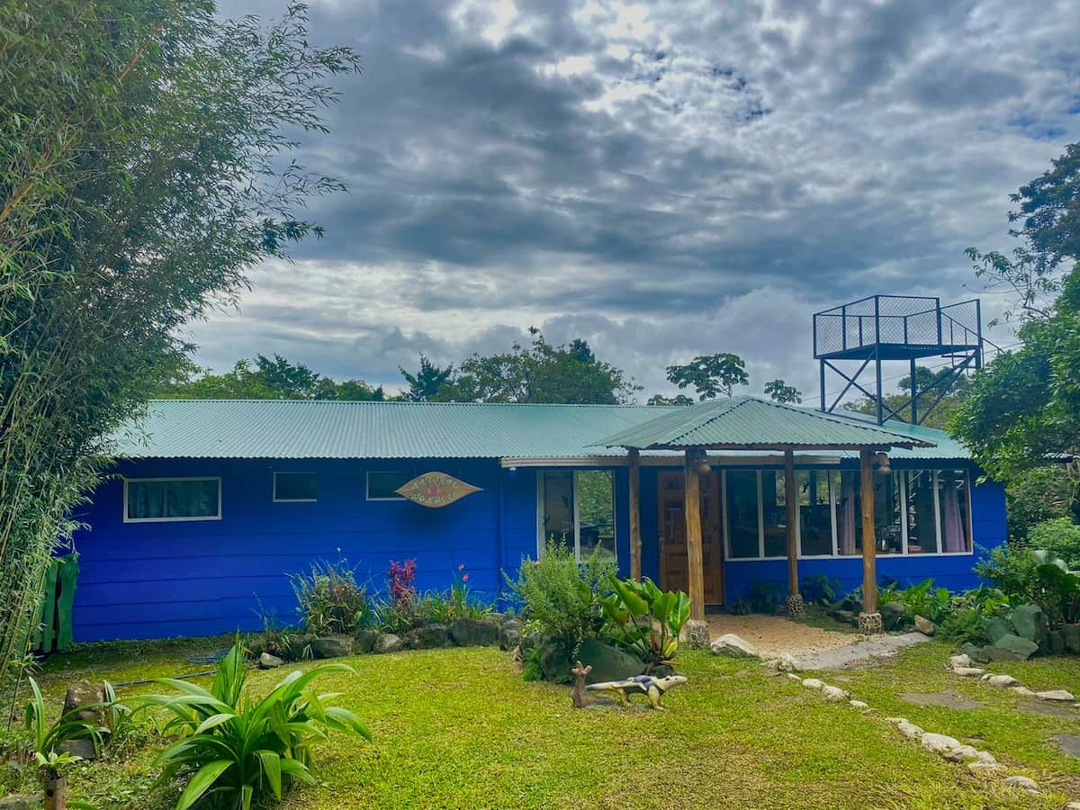 🏡 Your Monteverde retreat surrounded by nature and peace.
