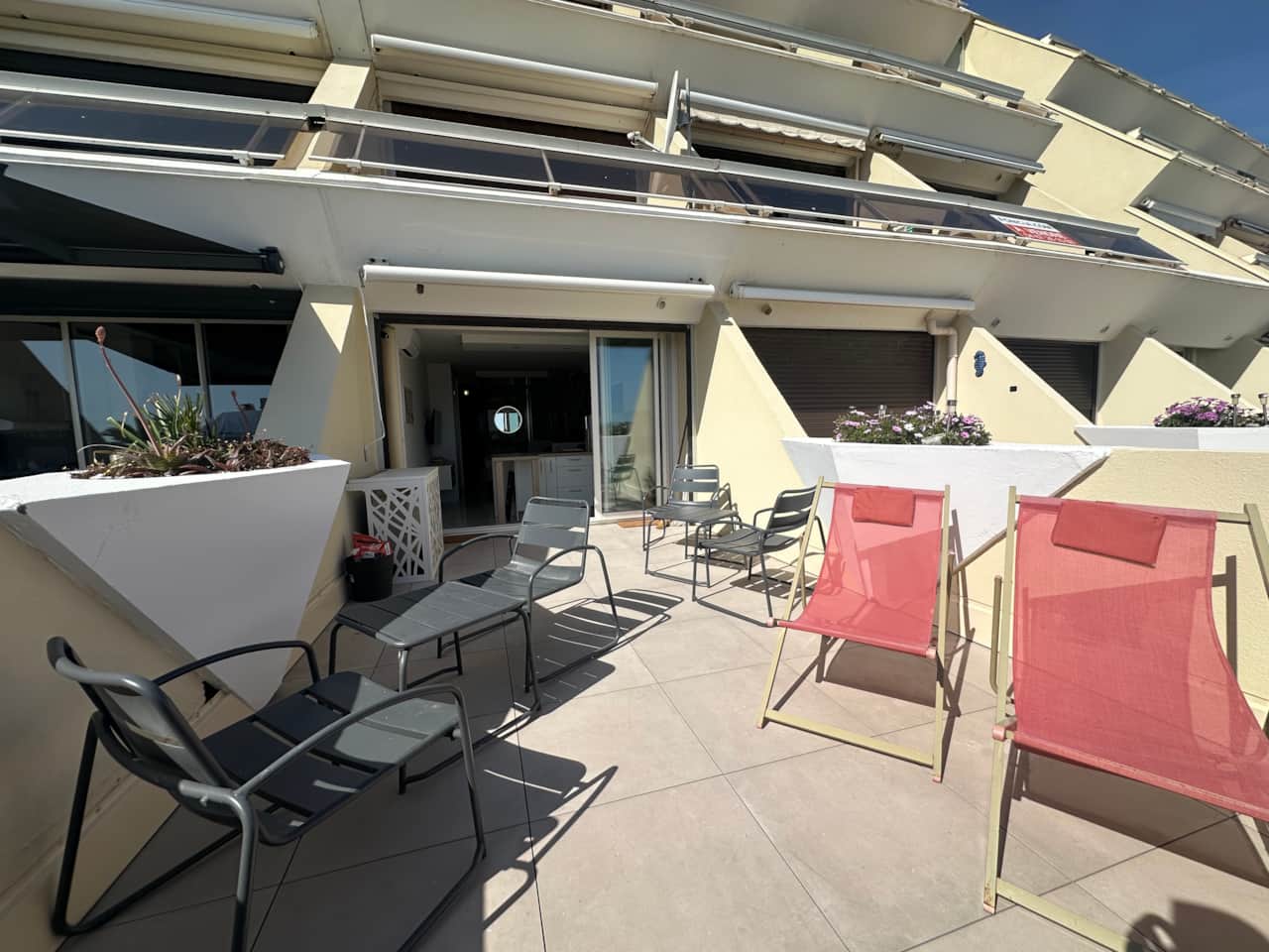 AB 118 Terrasse vue generale