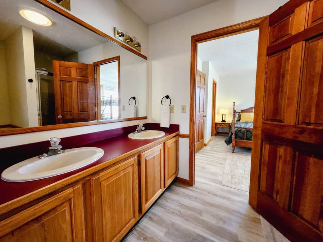 Upstairs Jack and Jill full bath