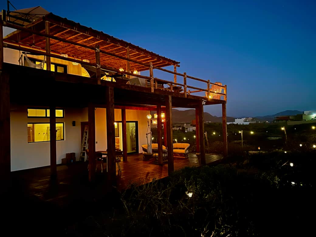 Casa Exterior Beachside Night