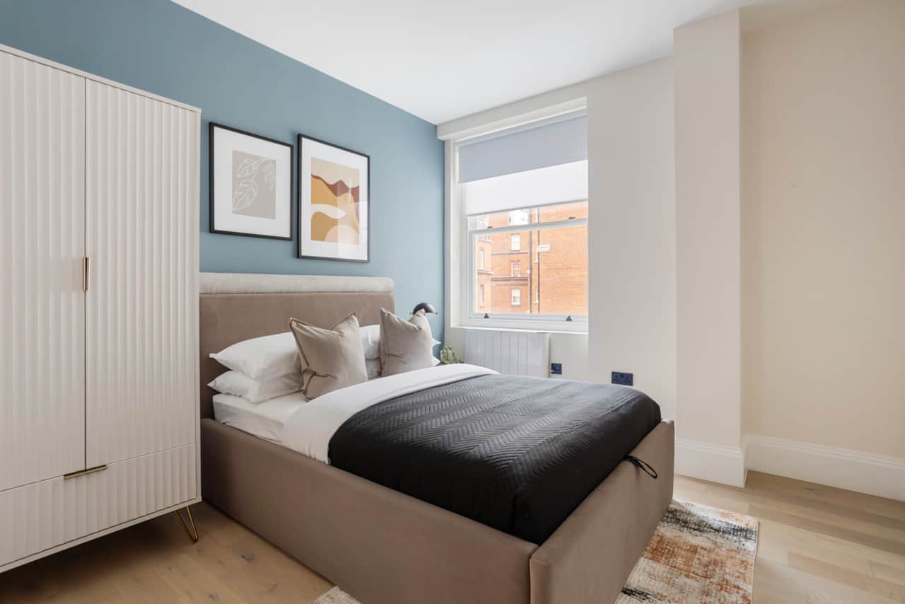 Flat E, 36 Great Russell Street-18