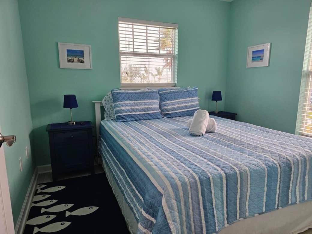 Turquoise BR Queen Bed