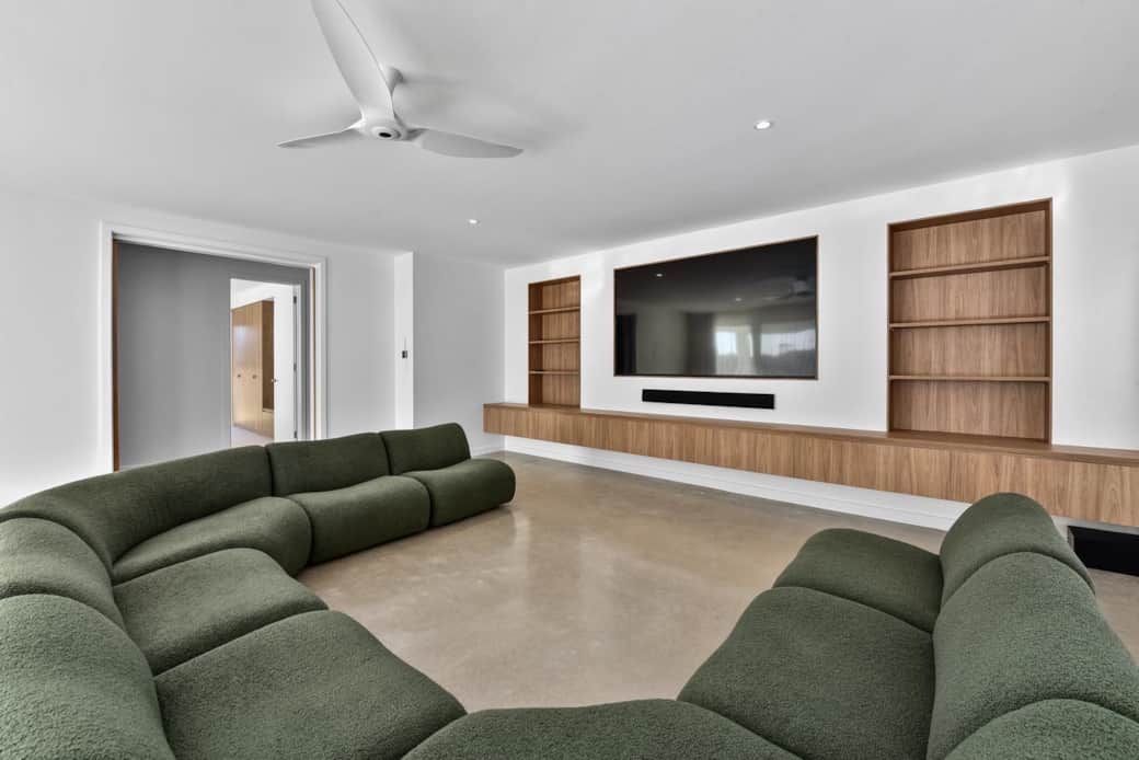 Image picker 32141165 5437 4594 AD64 8AAF0491DED4 43243 0000188E7989AFE1