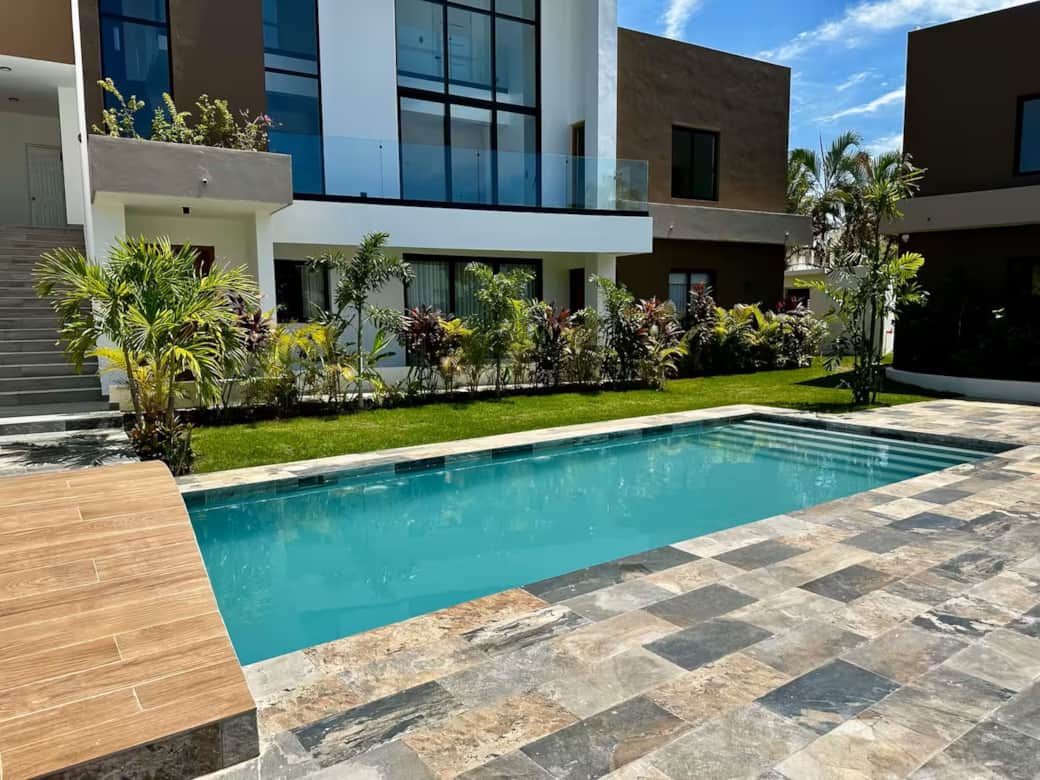 Cabarete encuentro cayena front view with pool Cabarete encuentro cayena front view with pool