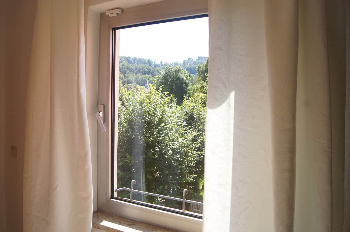 Aussicht vom App 6 über den Garten zur Veste