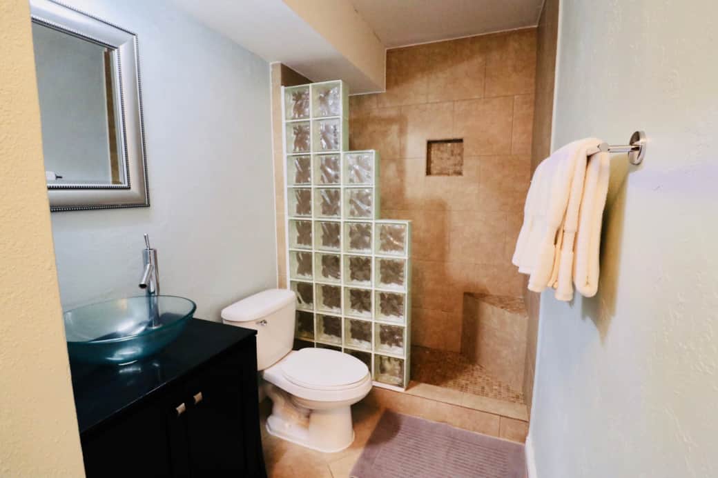 Modern Bathroom. Modern Bathroom.