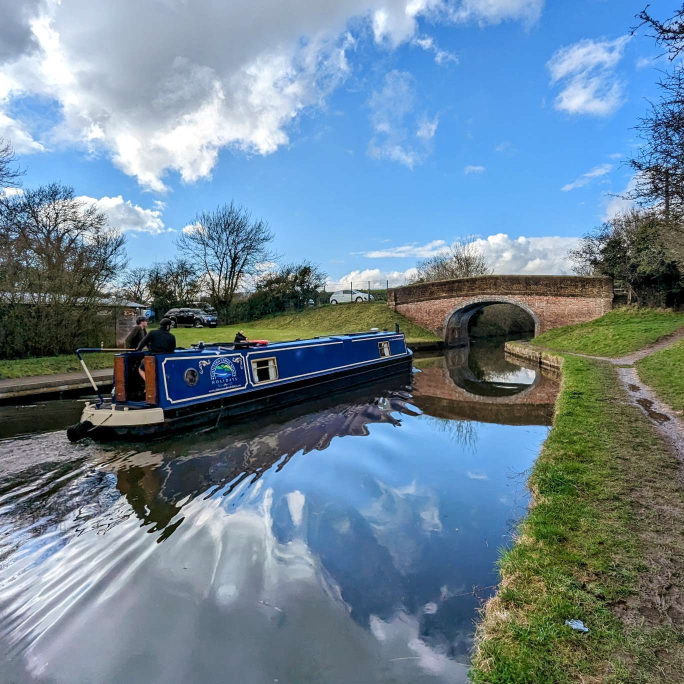 canal boat trips near tring